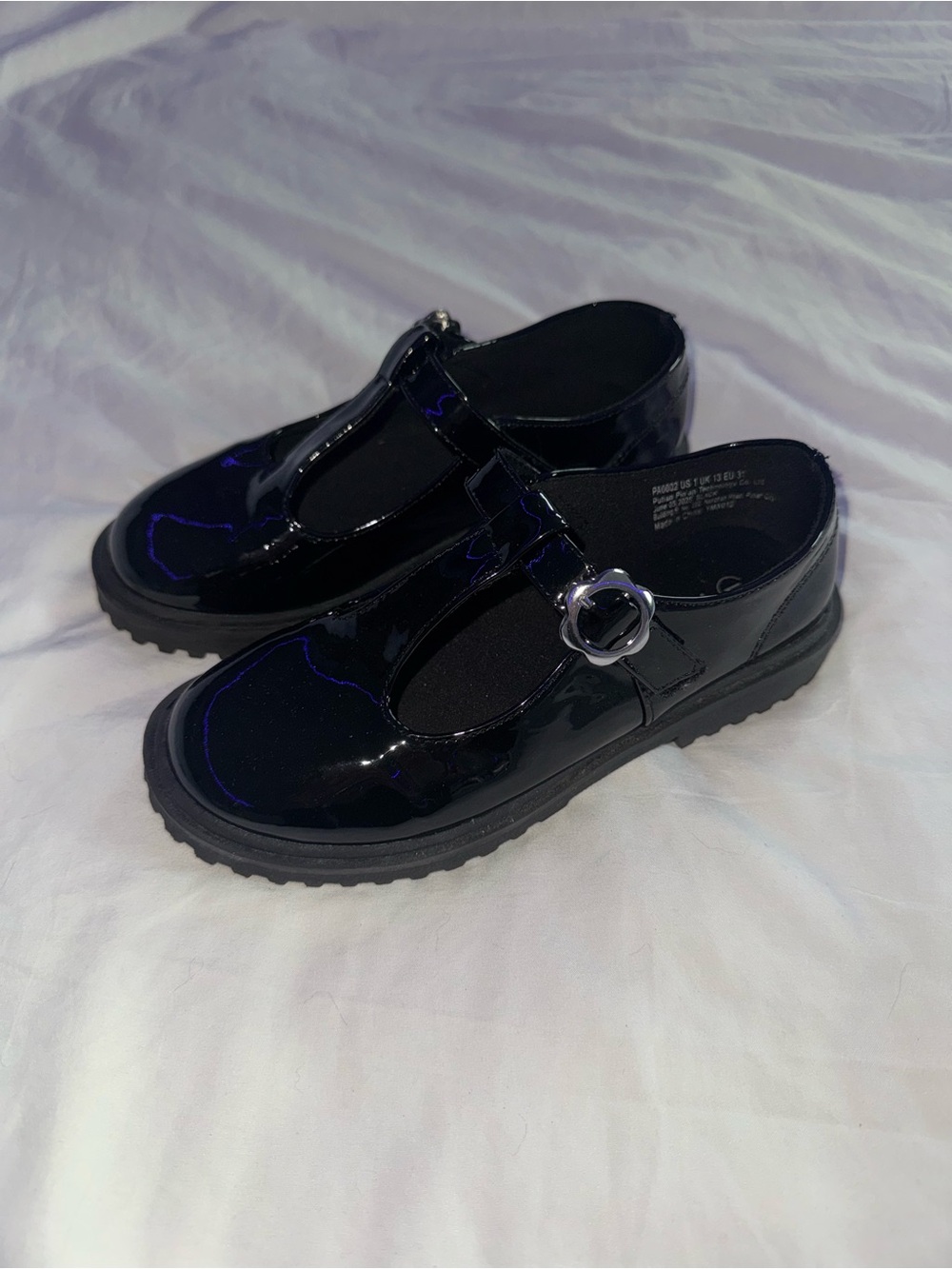 Like new, little girls black Maryjane shoes, size 1